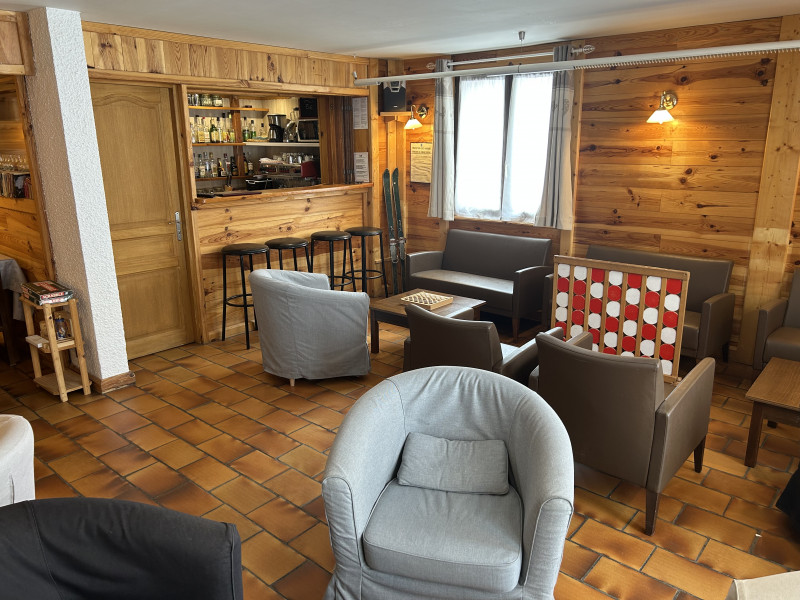 Le Bar