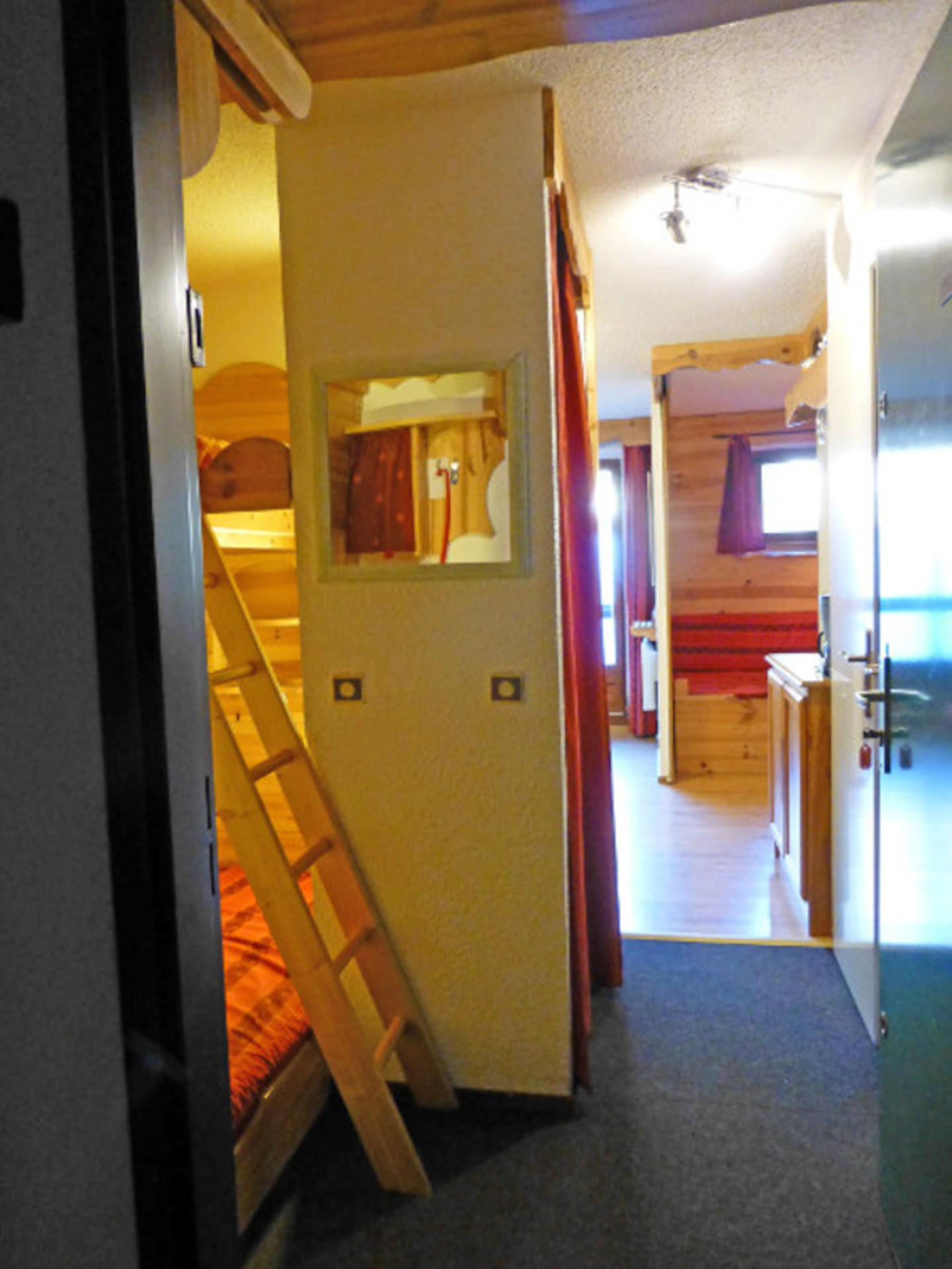 STUDIO CABIN AIGLON (ALB)_La Salle-les-Alpes