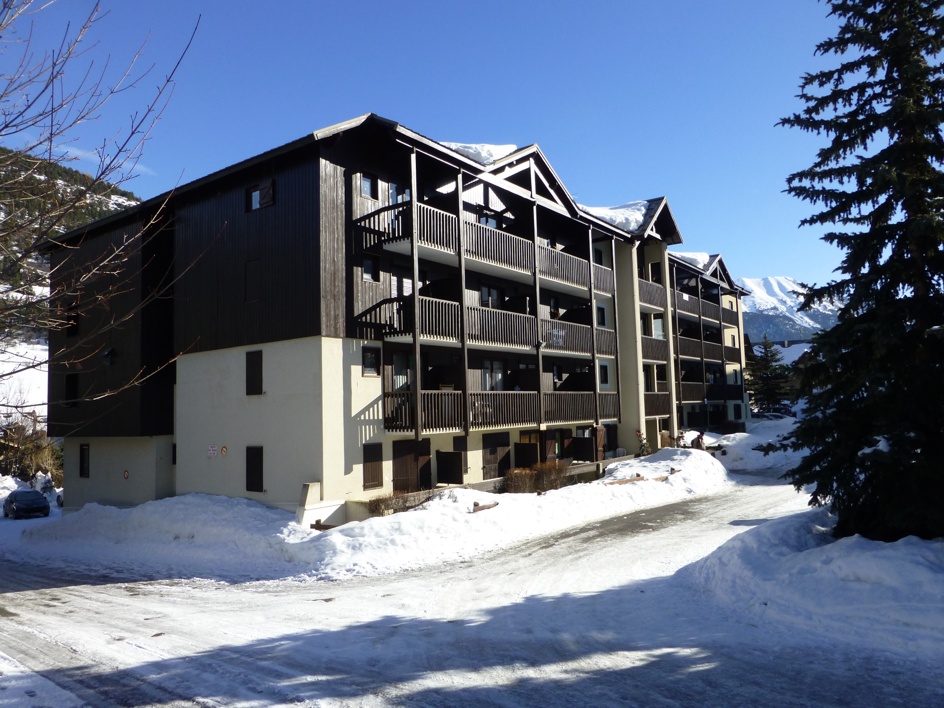 STUDIO CABINE AIGLON (ALB)_La Salle-les-Alpes