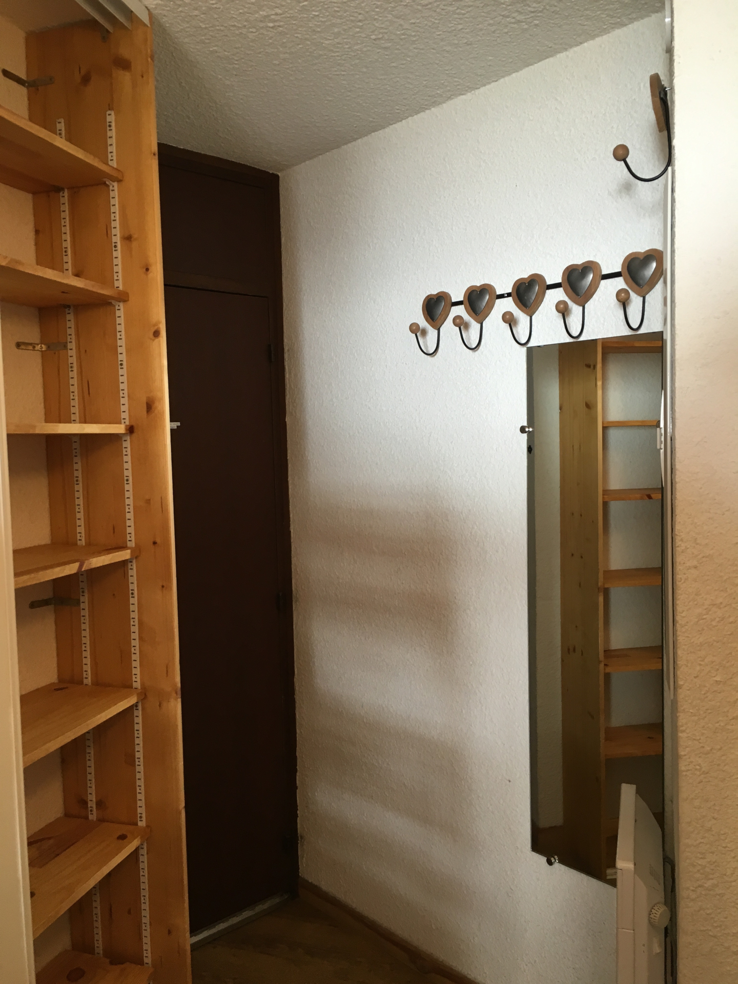 STUDIO CABIN AIGLE NOIR (JAN)_La Salle-les-Alpes