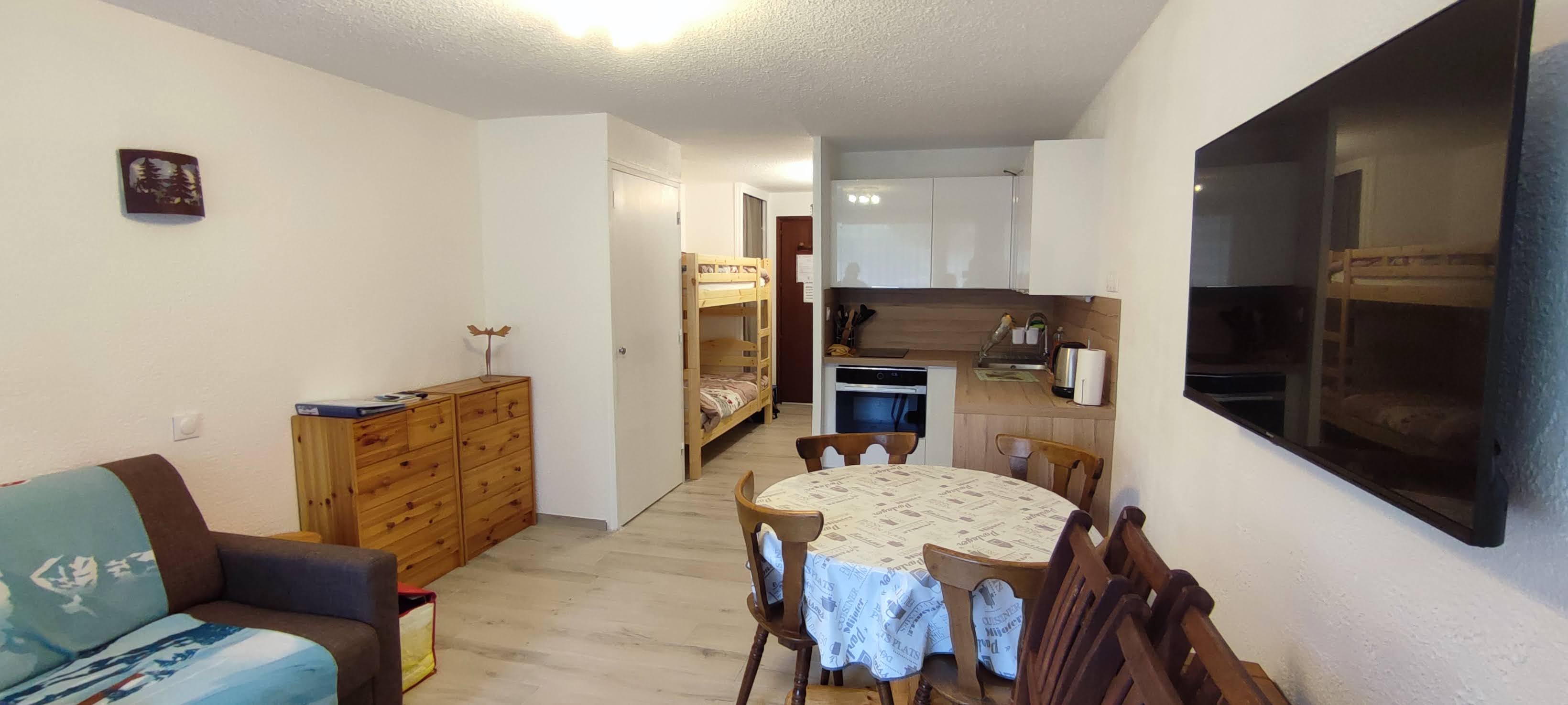 studio-cabine-galibier-chouk-1-salon-serre-chevalier-villeneuve