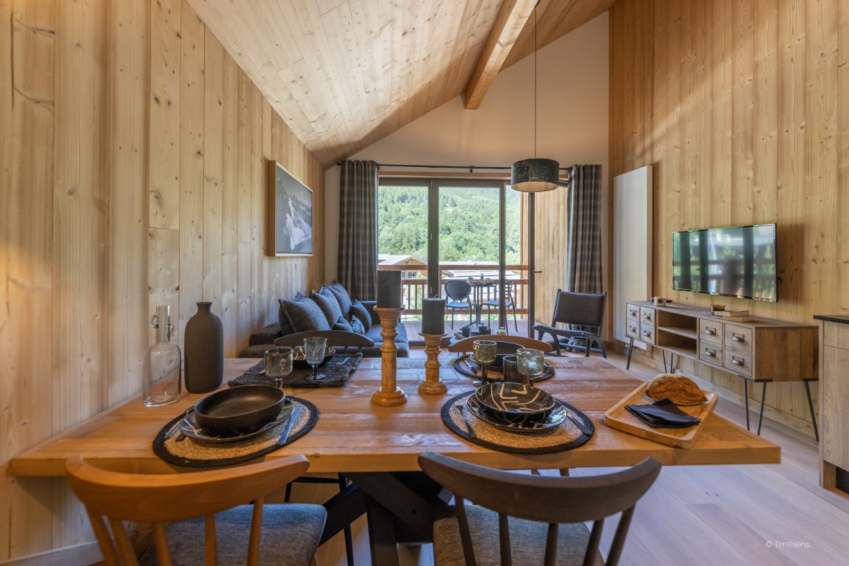 2-pieces-cabine-4-6-personnes-sejour-le-cristal-lodge-serre-chevalier