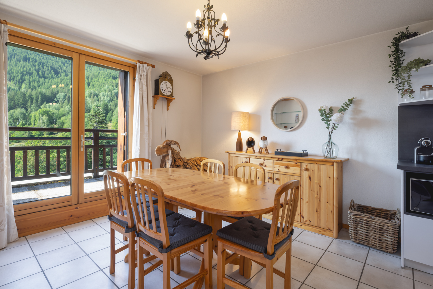 6-pieces-mezzanine-le-clos-soleil-bleu-elbmougl-table-1-serre-chevalier-chantemerle-11752606
