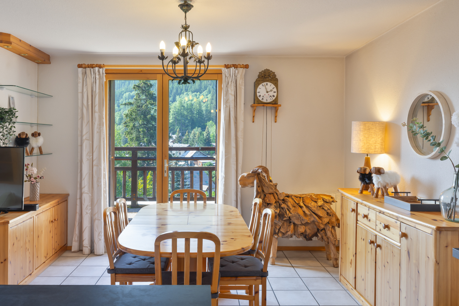6-pieces-mezzanine-le-clos-soleil-bleu-elbmougl-table-2-serre-chevalier-chantemerle-11752607