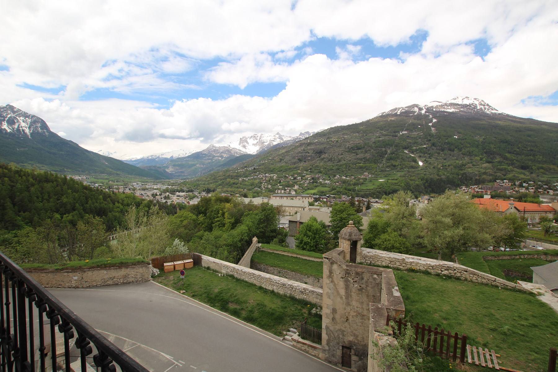 _clients_210510004_photos_11681r_10130192