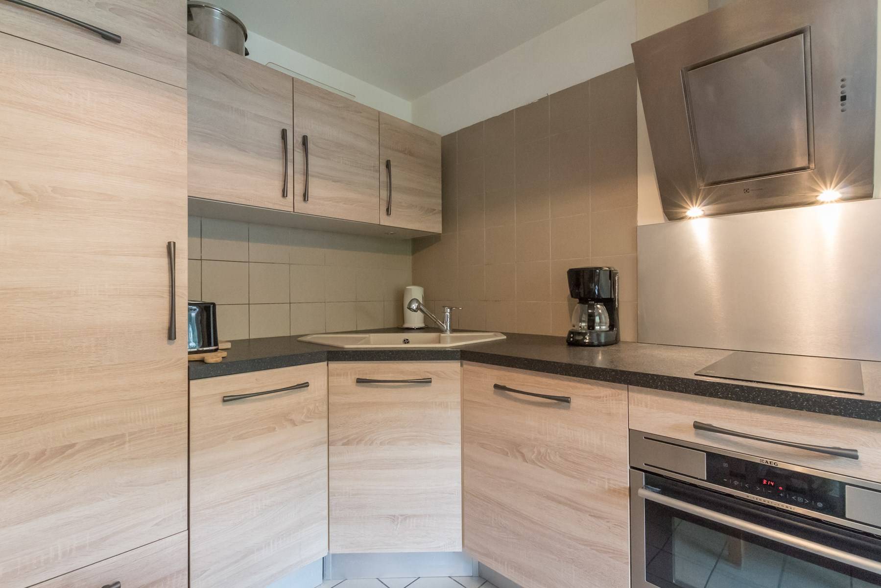 _clients_210510004_photos_11765h_10528492