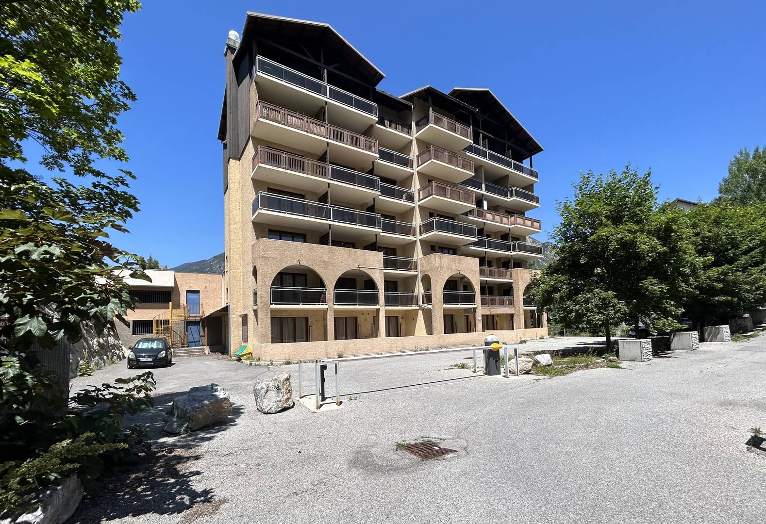 _clients_210510004_photos_20412o_10690467