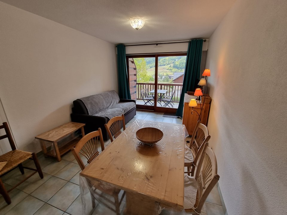 _clients_210533001_photos_8g_9835779