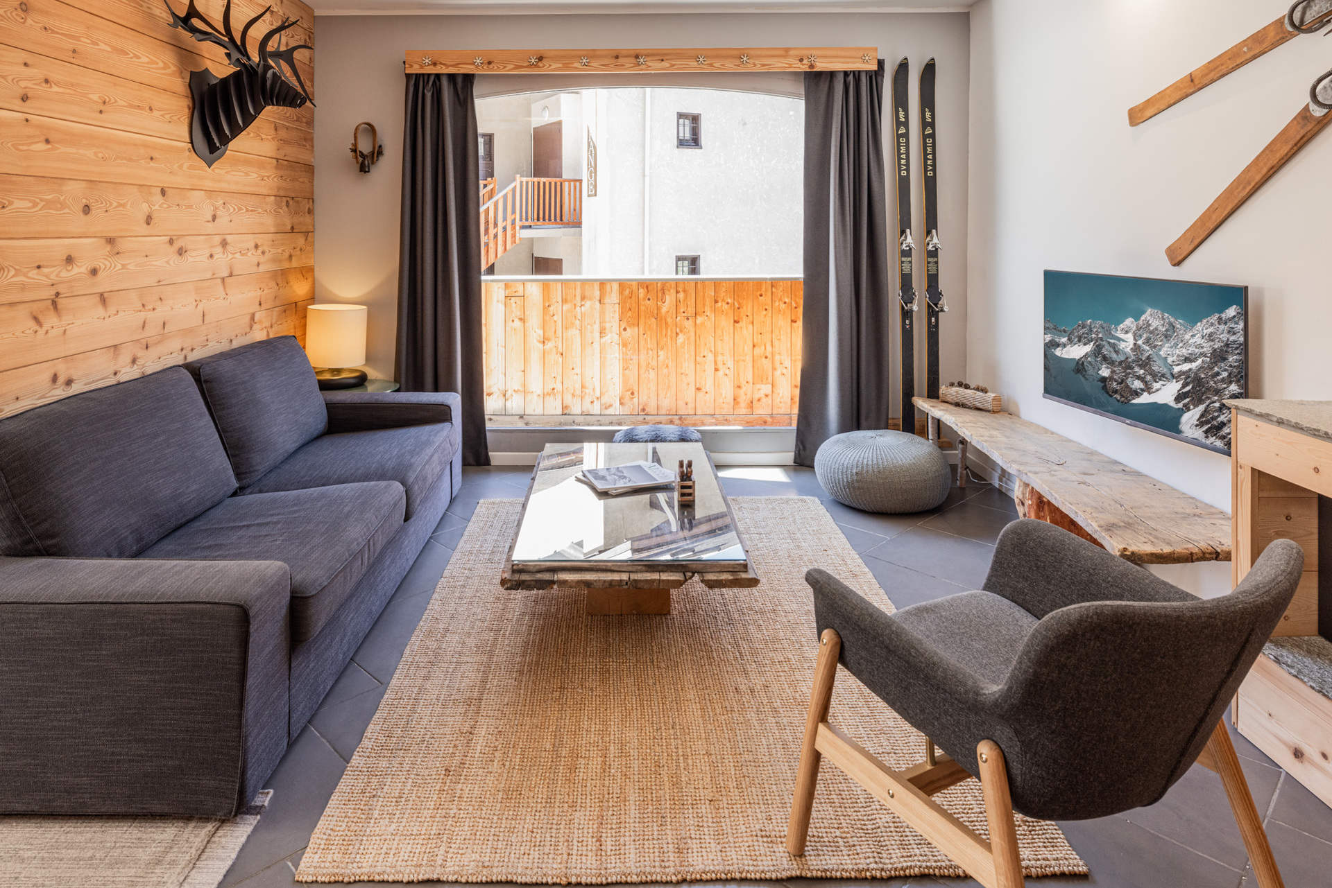 _lv_images__lot_0074061949_01_10543524