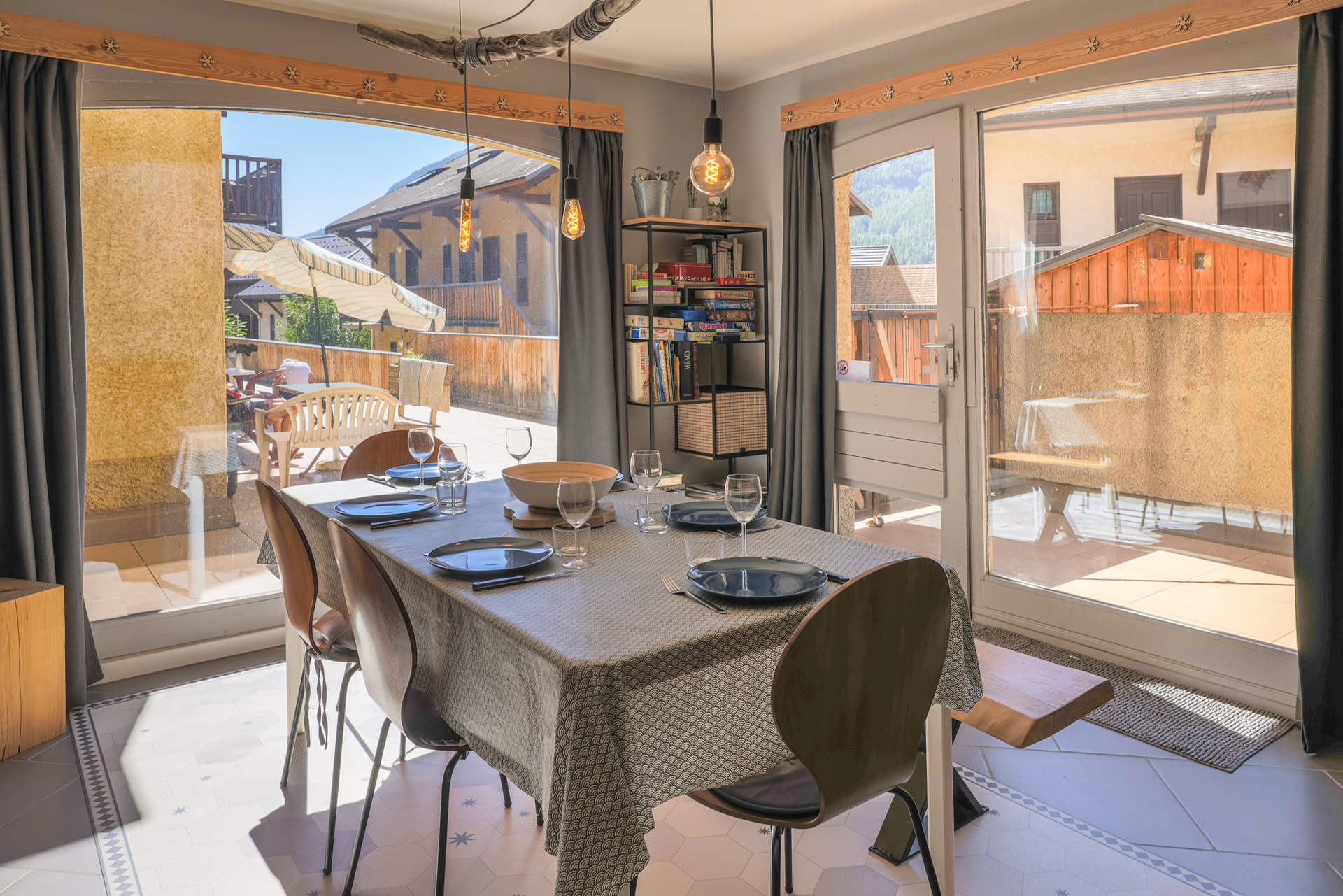 _lv_images__lot_0074061949_03_10041439