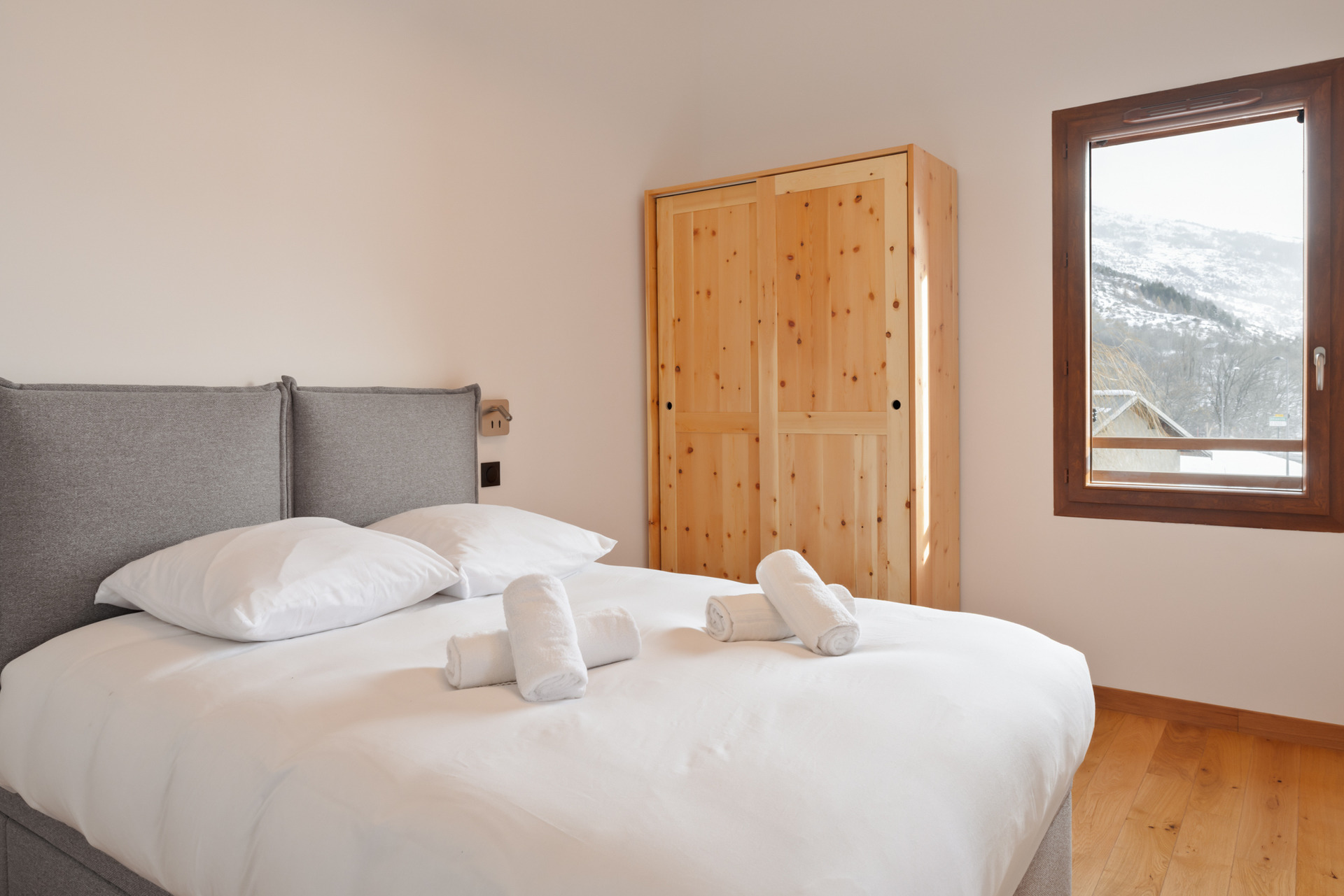 _lv_images__lot_0075554148_07_10374726