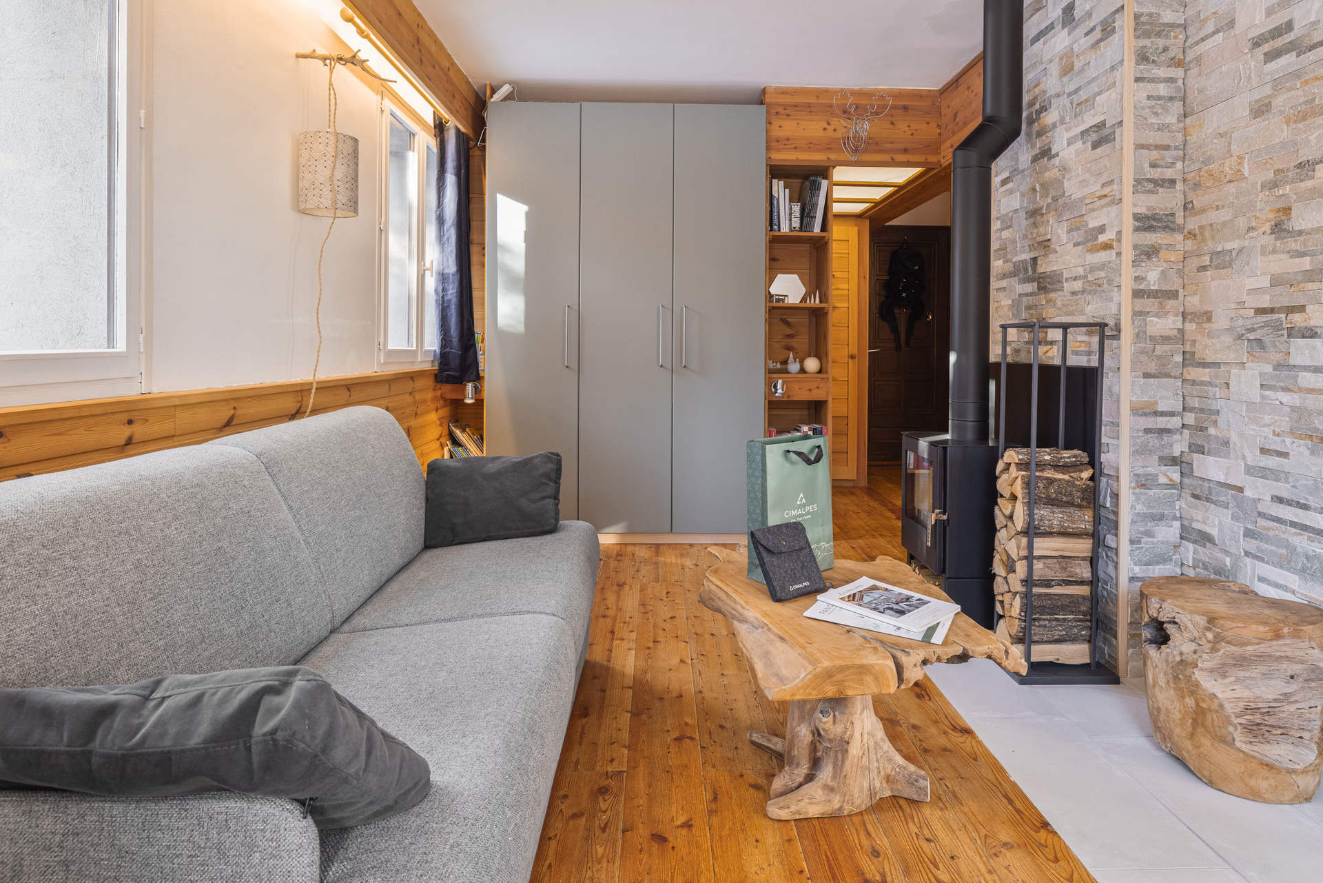 _lv_images__lot_0075554180_04_10474756