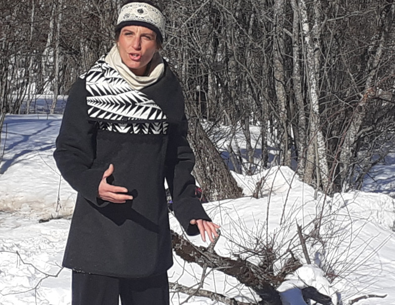 anne-claire dromzee conteuse balade contee en raquettes a serre-chevalier