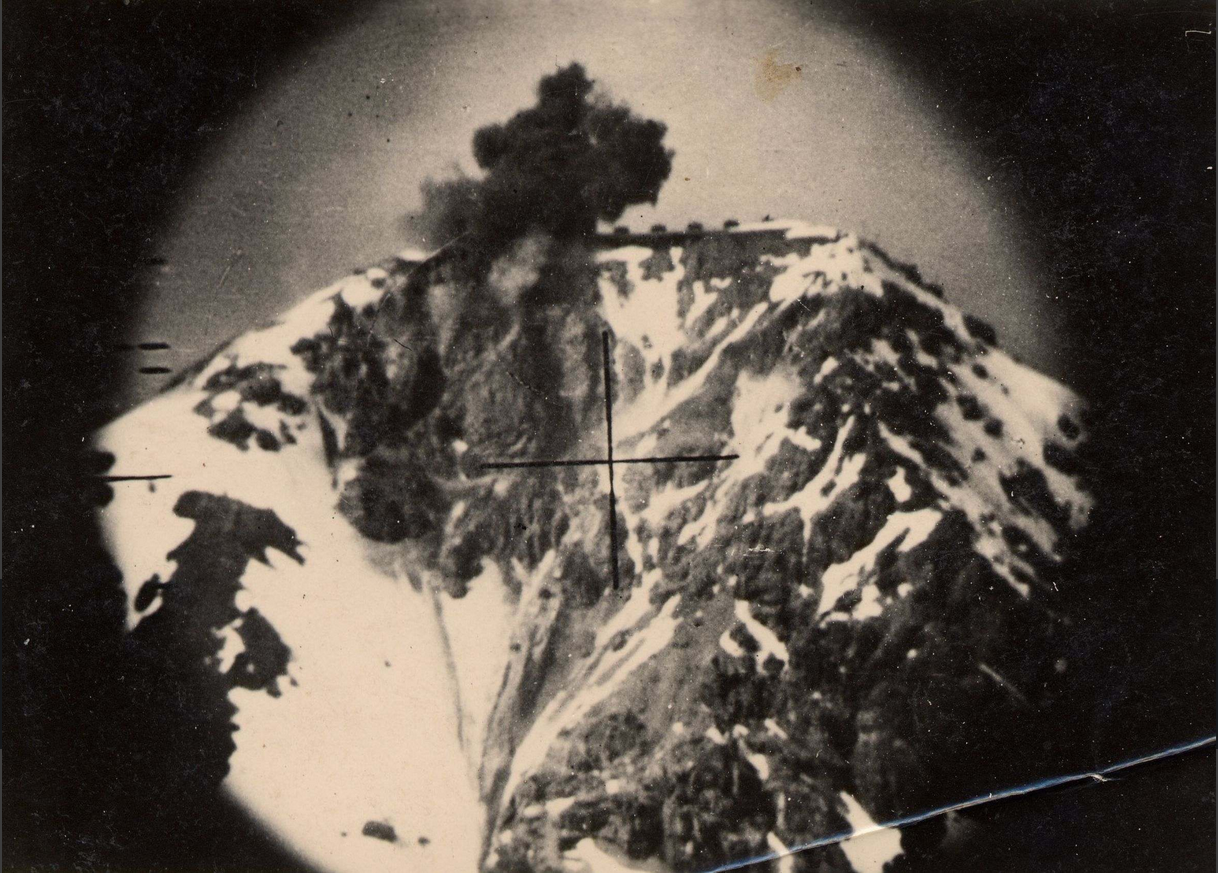 chaberton-explosion-tourelle-depuis-le-janus-21-juin-1940-photographie-ancienne-8638107