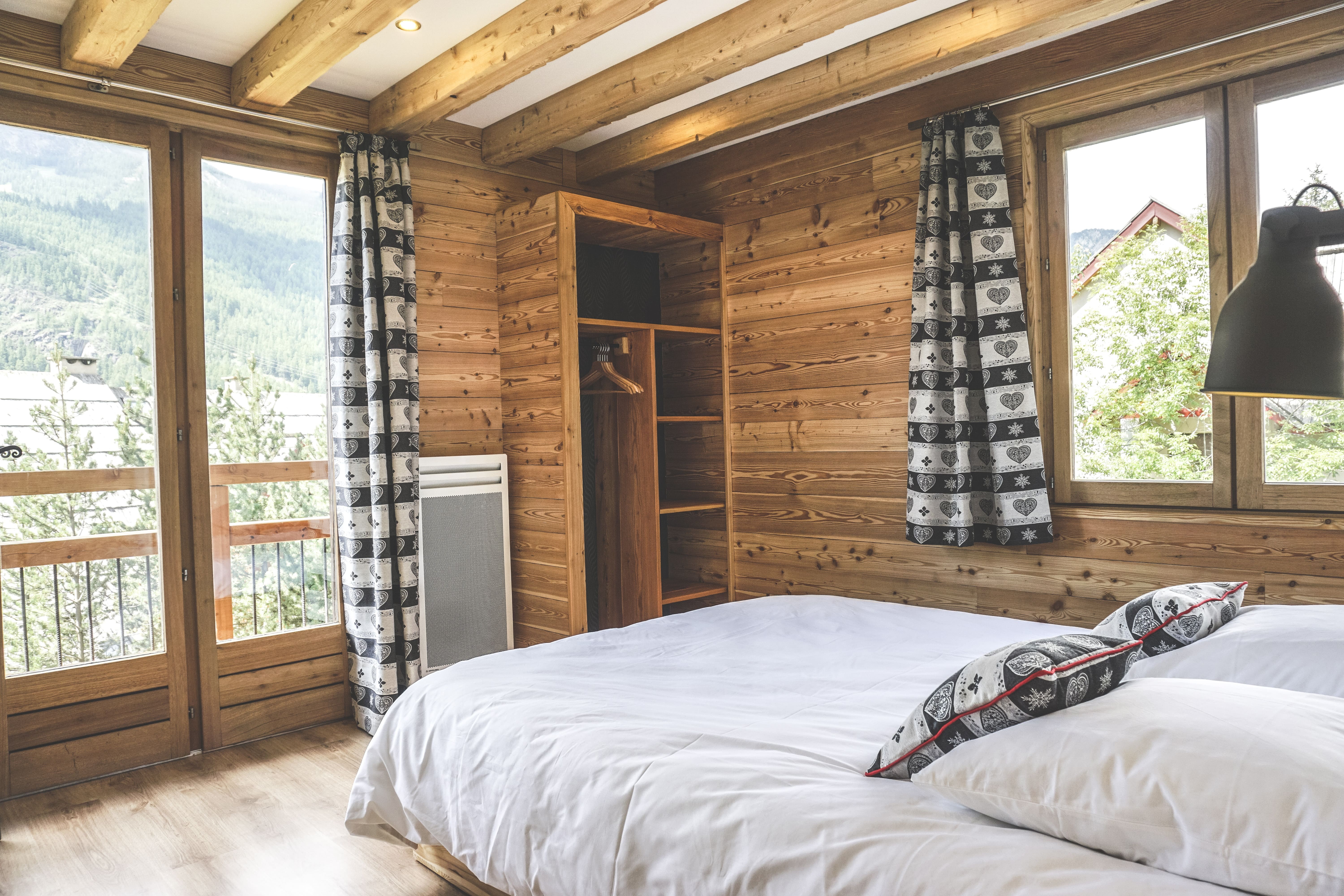 chalet-melezor-chambre-lit-double-4-laurie-mougel-10563955