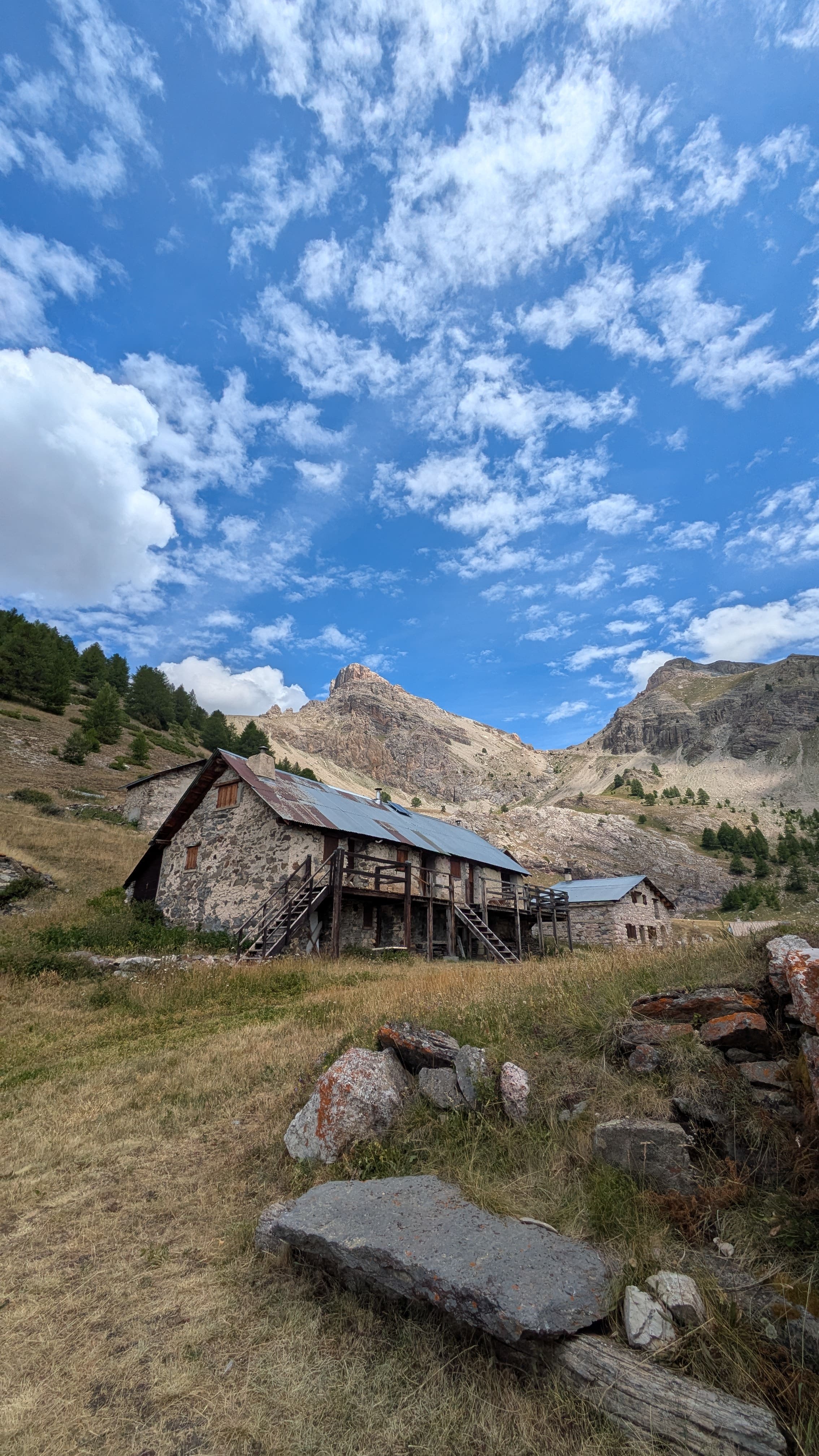 chalets-d-alpage-montagne-10943767