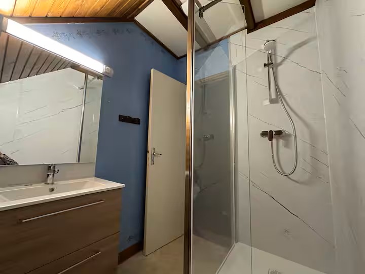 dc0a54a8-b5ad-499c-82ff-9476e6d55abc-10786578