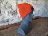 bonnet-orange-profil-droit-5775075
