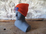 bonnet-orange-profil-gauche-5775076