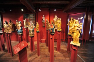 Statues en bois Polychrome et dorées au Musée d'art sacré du Monêtier les Bains