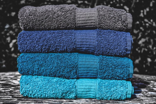 towels-4556644-1920-275177