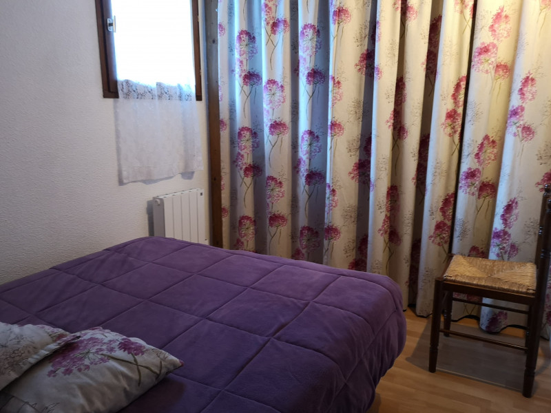 Chambre avec grand placard