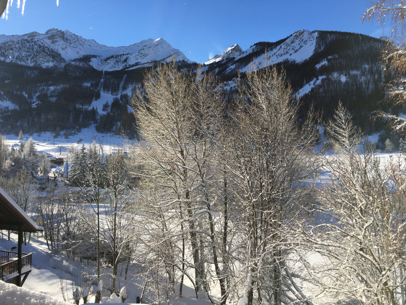 Vue pistes de ski hiver