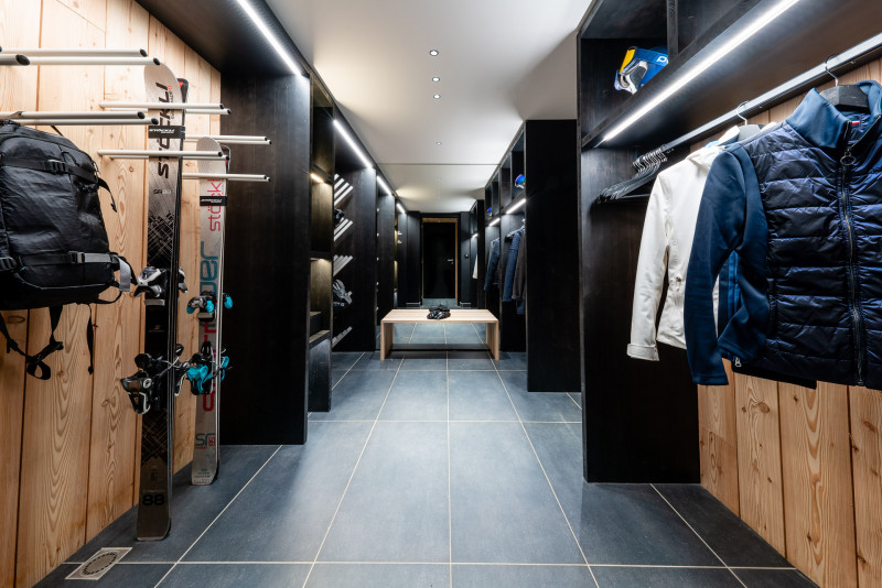 Chalet Snowbird skiroom