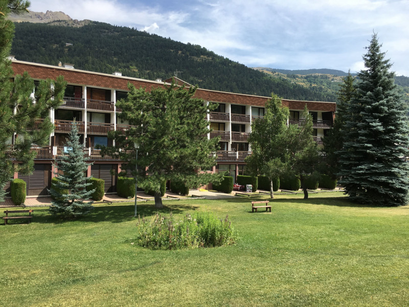 STUDIO CABIN AIGLE NOIR (JAN)_La Salle-les-Alpes