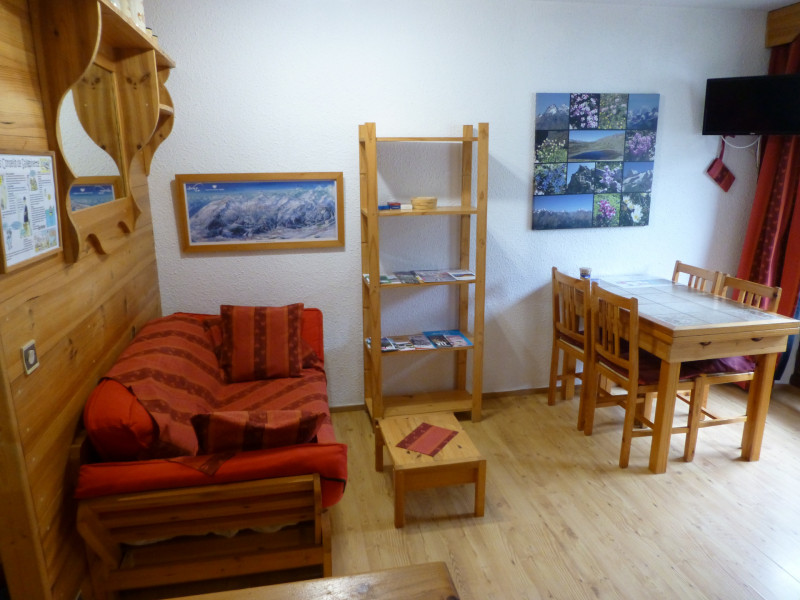 STUDIO CABINE AIGLON (ALB)_La Salle-les-Alpes