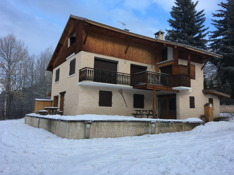 5-pieces-cabine-chalet-la-gardiole-1-exterieur-serre-chevalier-chantemerle 5-pieces-cabine-chalet-la-gardiole-1-exterieur-serre-chevalier-chantemerle