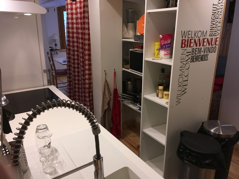 5-pieces-cabine-chalet-la-gardiole-cuisine-2-serre-chevalier-chantemerle