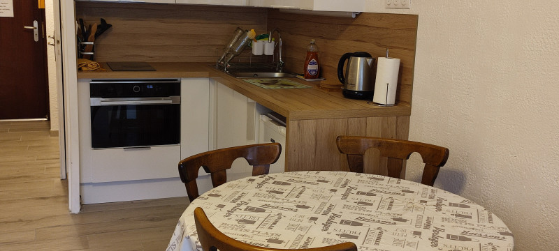 studio-cabine-galibier-chouk-2-cuisine-serre-chevalier-villeneuve - © Barbe-Choukroun David studio-cabine-galibier-chouk-2-cuisine-serre-chevalier-villeneuve