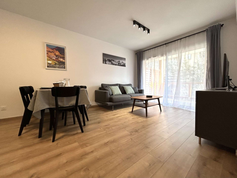 _clients_210510004_photos_24465r_9723659 _clients_210510004_photos_24465r_9723659