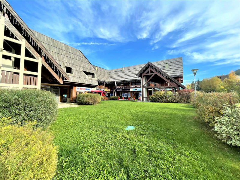 _clients_210524001_photos_11204n_9998672