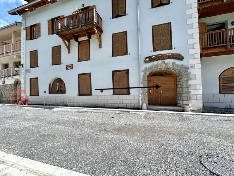 _clients_210524001_photos_25716q_10163800