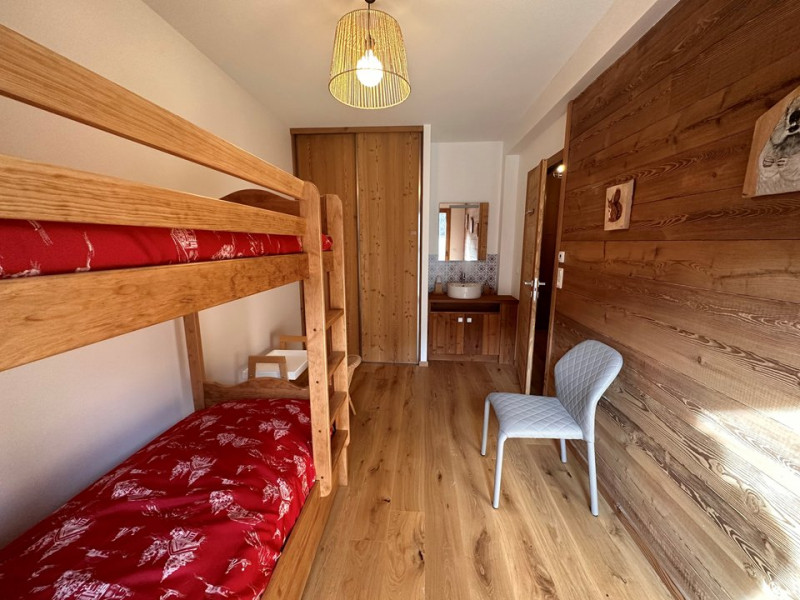 _clients_210533001_photos_216h_10157897