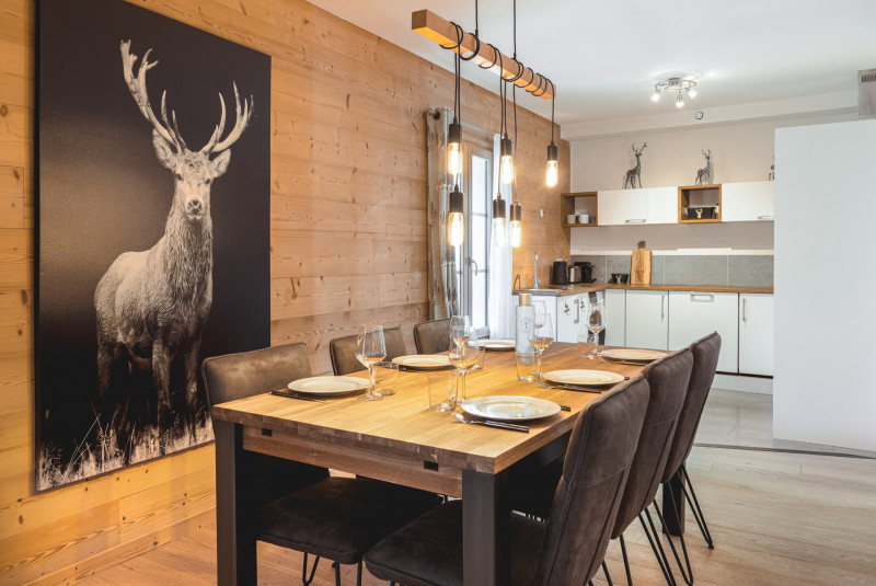 _lv_images__lot_0074061922_04_9838102