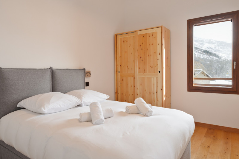 _lv_images__lot_0075554148_07_10923421