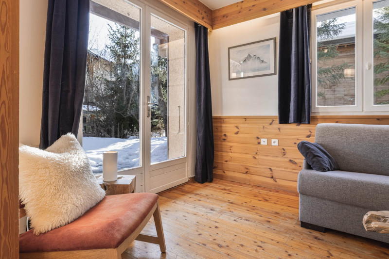 _lv_images__lot_0075554180_02_10528098