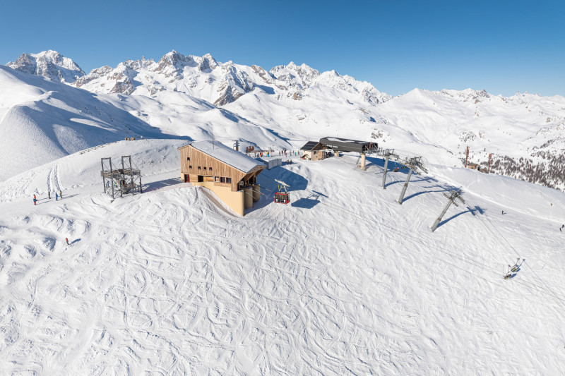 arrivee-telepherique-chantemerle-domaine-skiable-serre-chevalier-galimey