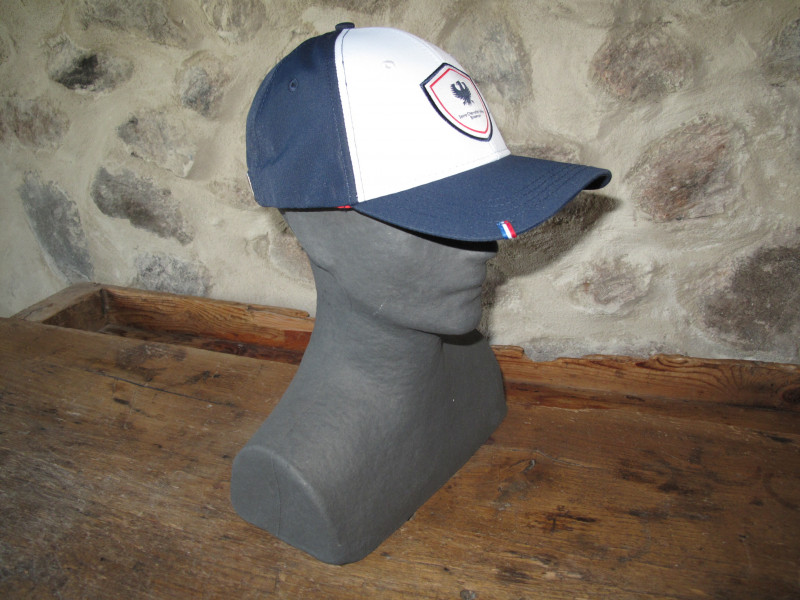 casquette-ecusson-profil-droit-5775085