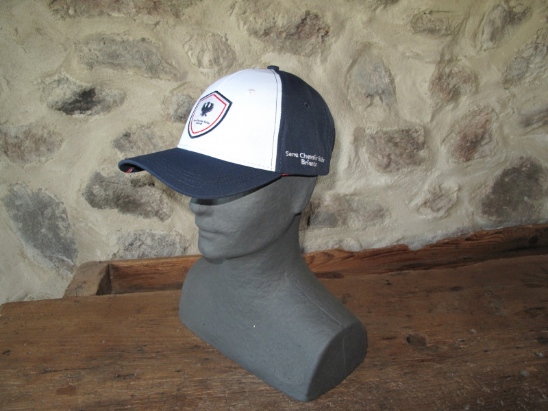 casquette-ecusson-profil-gauche-biais-5775086