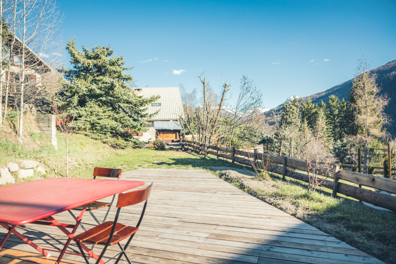 chalet-mitoyen-tartalys-terrasse-ete-serre-chevalier-chantemerle-10868086