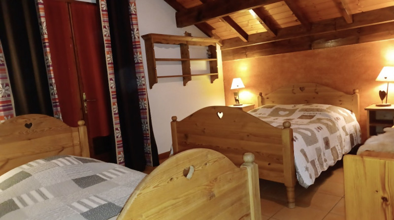 chambre-1-chalet-8-personnes-beraud-10563934