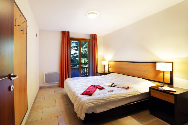 chambre-lit-double-appartement-residence-adret-serre-chevalier chambre-lit-double-appartement-residence-adret-serre-chevalier