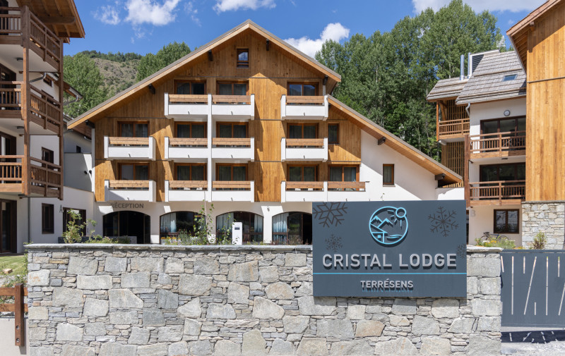 exterieur-residence-ete-cristal-lodge-serre-chevalier