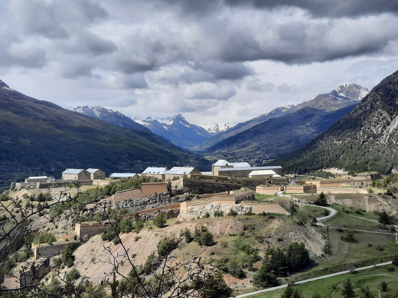 fort-des-trois-tetes-sur-la-vallee-serre-chevalier-briancon