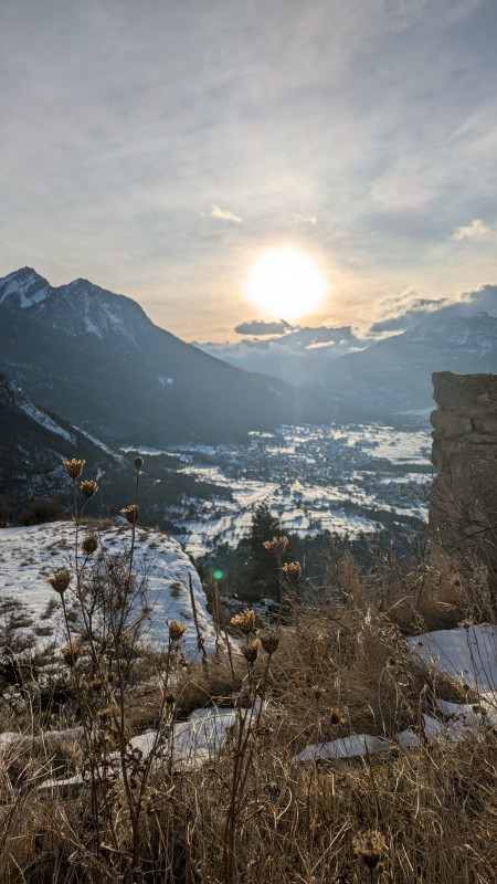 mountania-mountania-sortie-raquettes-vue-vallee-serre-chevalier-9820898 mountania-mountania-sortie-raquettes-vue-vallee-serre-chevalier-9820898