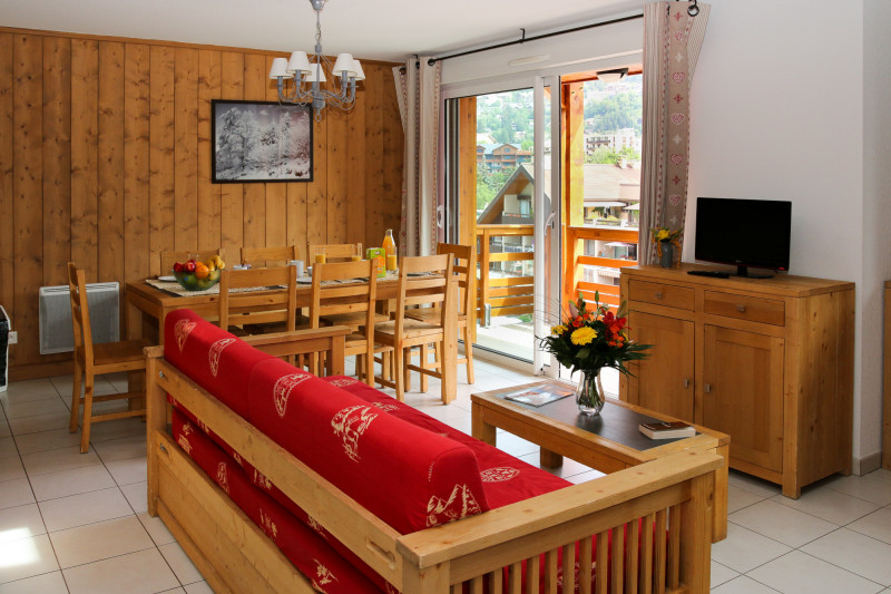 residence-aigle-bleu-sejour-salon-appartement-8-personnes-serre-chevalier